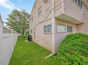 20 Flagstone Lane, Westbury NY 11590