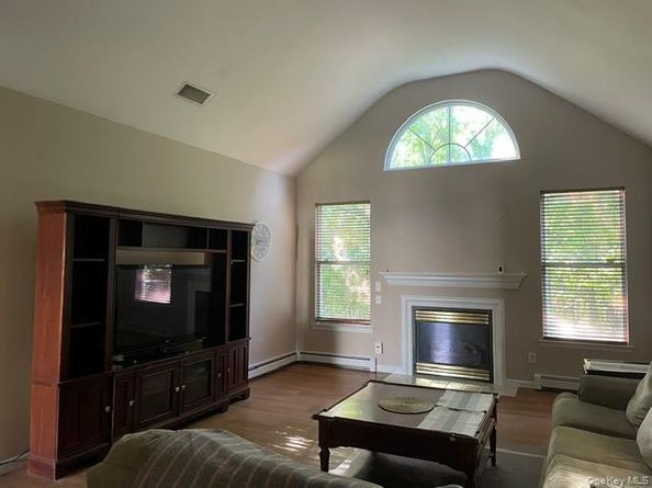 87 Summerfield Drive, Holtsville NY 11742