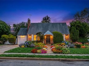 674 Henry Street, Uniondale NY 11553