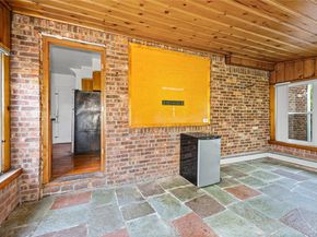 674 Henry Street, Uniondale NY 11553