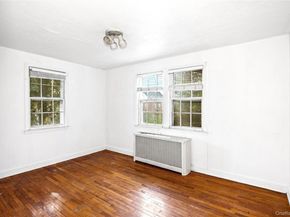 674 Henry Street, Uniondale NY 11553