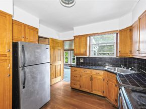 674 Henry Street, Uniondale NY 11553