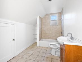 674 Henry Street, Uniondale NY 11553