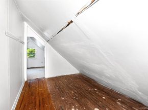 674 Henry Street, Uniondale NY 11553