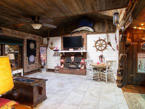 42 Ludlow Way, Oakdale NY 11769