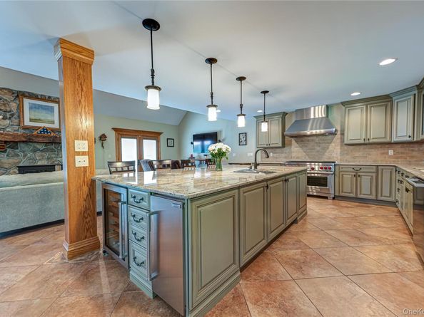 130 N Country Road, Shoreham NY 11786
