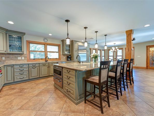 130 N Country Road, Shoreham NY 11786