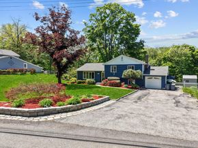 2463 N Pine Grove Court, Yorktown Heights NY 10598
