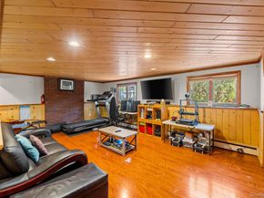 2463 N Pine Grove Court, Yorktown Heights NY 10598
