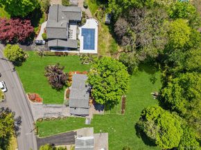 2463 N Pine Grove Court, Yorktown Heights NY 10598