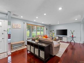 2463 N Pine Grove Court, Yorktown Heights NY 10598