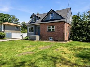 1707 N Gardiner Drive, Bay Shore NY 11706