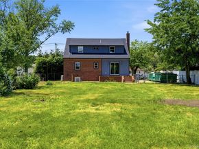 1707 N Gardiner Drive, Bay Shore NY 11706