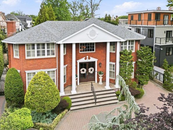 4 Point Crescent, Whitestone NY 11357