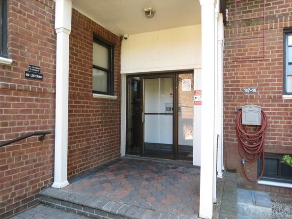 147-14 84th Road 2A, Briarwood NY 11435