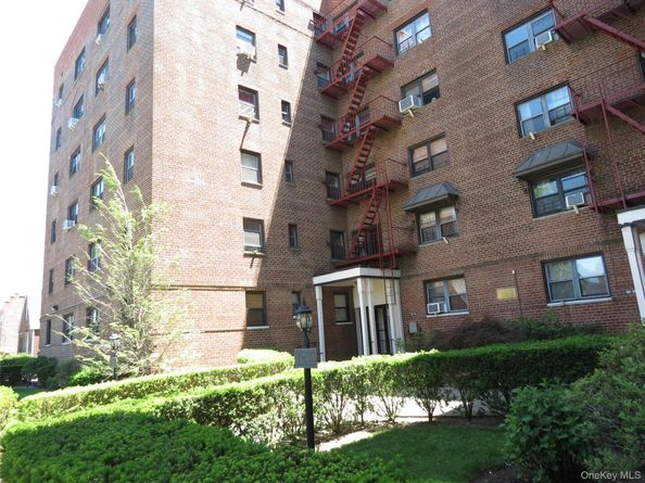 147-14 84th Road 2A, Briarwood NY 11435