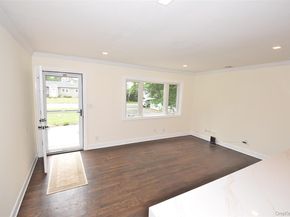 16 Lincoln Drive, Oakdale NY 11769