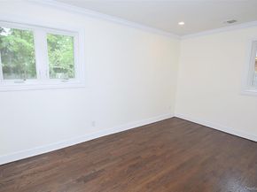 16 Lincoln Drive, Oakdale NY 11769