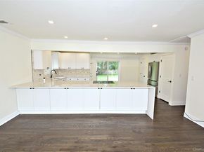 16 Lincoln Drive, Oakdale NY 11769