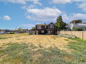 187 Sequams Lane Center, West Islip NY 11795