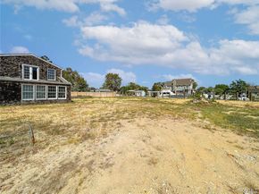 187 Sequams Lane Center, West Islip NY 11795