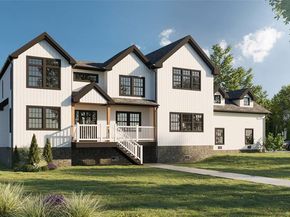 187 Sequams Lane Center, West Islip NY 11795
