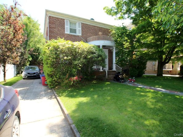 18714 Aberdeen Road, Jamaica Estates NY 11432