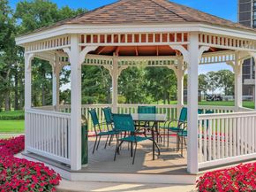 27010 Grand Central Parkway 4M, Floral Park NY 11005