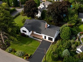 1 Glades Way, Halesite NY 11743