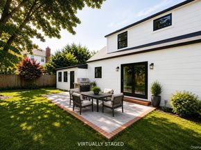 1 Glades Way, Halesite NY 11743