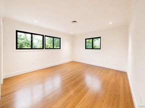 1 Glades Way, Halesite NY 11743