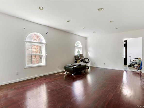 316 Maplegrove Avenue, Uniondale NY 11553