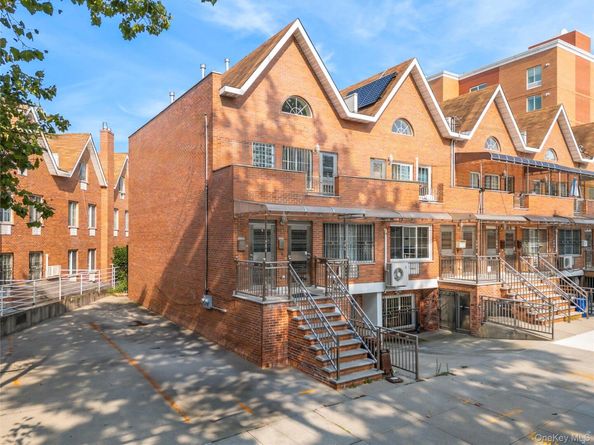 58-11 183rd Street, Fresh Meadows NY 11365
