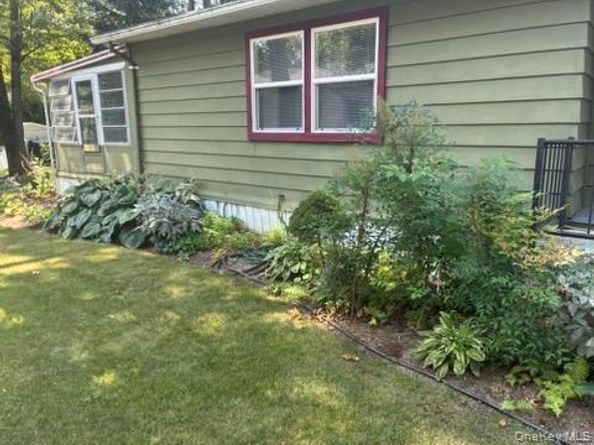 1661 Old Country Road 17, Riverhead NY 11901