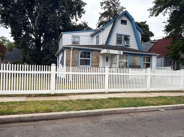 840 Kings Parkway, Baldwin NY 11510