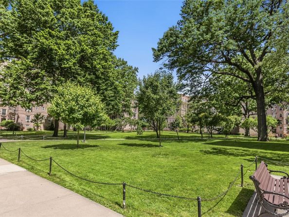 5140 30 Avenue 4, Woodside NY 11377