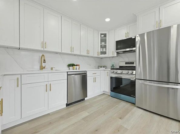 84 N Fordham Road, Hicksville NY 11801