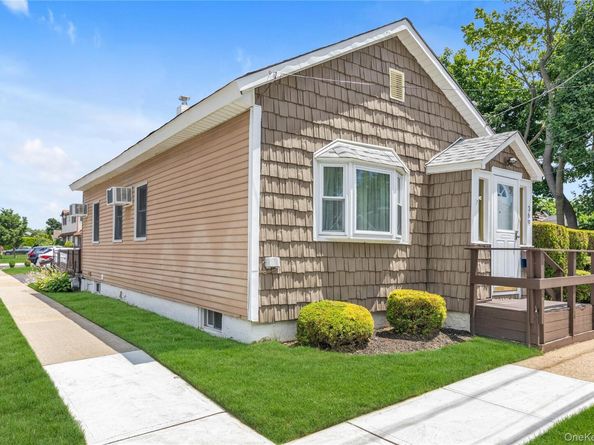 369 Maple Avenue, East Meadow NY 11554