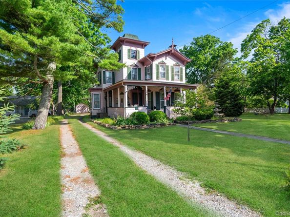 449 Montauk Highway, East Moriches NY 11940
