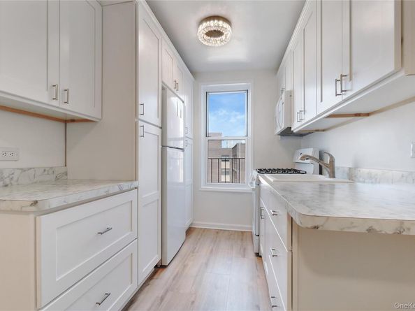 1430 Seagirt Boulevard 6H, Far Rockaway NY 11691