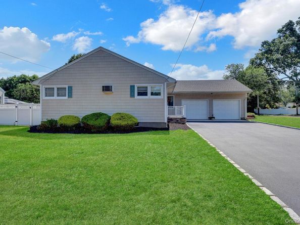 12 Bainbridge Avenue, Melville NY 11747