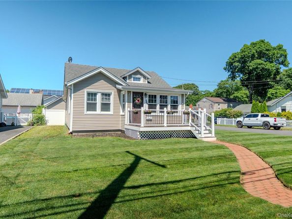 156 Fairview Avenue, Bayport NY 11705