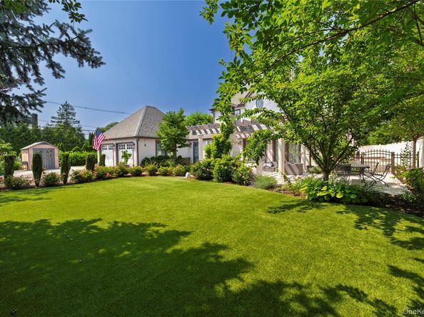 7 Yorkshire Road, Rockville Centre NY 11570