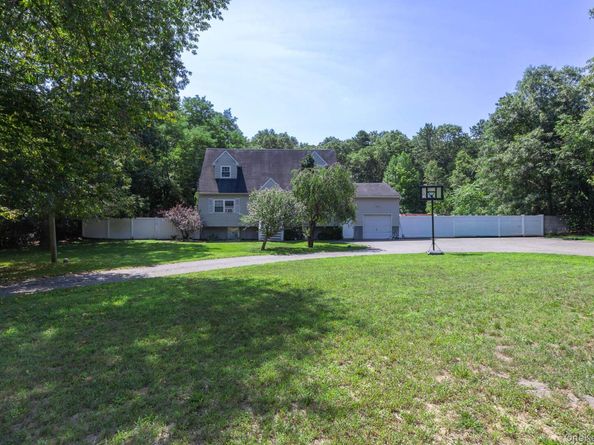 312 Peconic Avenue, Medford NY 11763