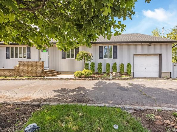 371 Grand Boulevard, Deer Park NY 11729
