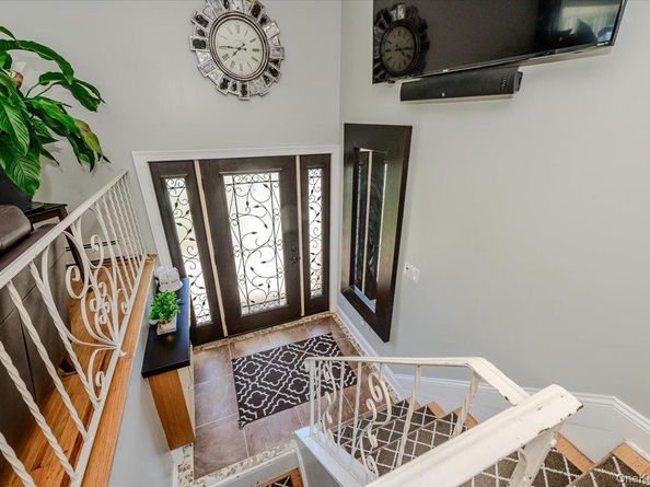 3897 Darby Lane, Seaford NY 11783
