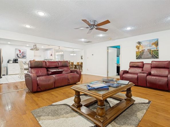 326  Independence Drive , Garland Texas 75043