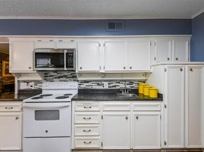 3704  Lynnwood Drive , Arlington Texas 76013