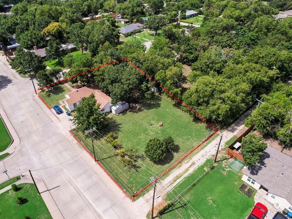 1715  Francis Street , Carrollton Texas 75006