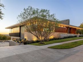 3736  Aviemore  , Fort Worth Texas 76109